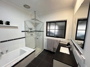 Shower, hair dryer, towels - Golden Valley - Steels Creek (Steels Creek)