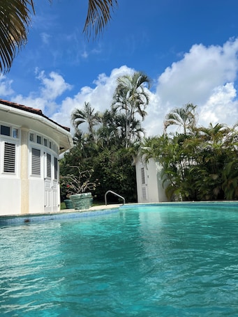 Pool. Luxurious 5-bedroom villa with WiFi and AC in charming Saint James