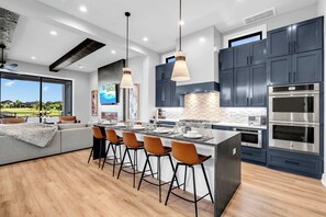 Fridge, microwave, oven, stovetop - The High Life | Concierge Services (Kingsland)