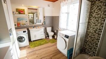 Shower, free toiletries, hair dryer, towels