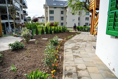 Gemütliche Wohnung mit Terasse und Feuerstelle