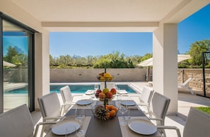 Outdoor dining - Luxury Villa Weiss - Malinska - Heated Pool - Central Floor Heating in Winter (Milcetici)