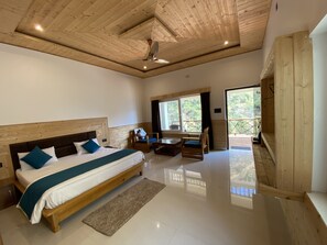 Luxury Double Room, Mountain View | Premium bedding, desk, laptop workspace, soundproofing - Maulyar Forest Resort (Dunda)