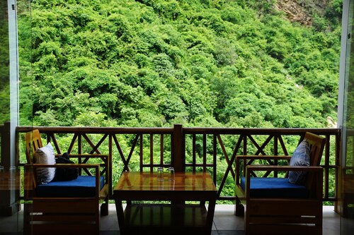 Maulyar Forest Resort