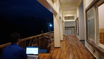 Luxury-Doppelzimmer, Bergblick | Blick vom Balkon