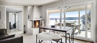 Dreamy House w. Private Dock by Sea