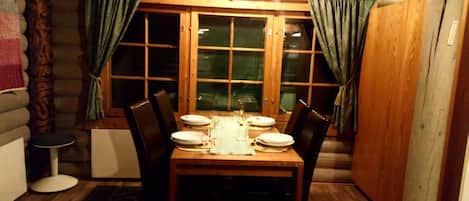 Comfort Chalet, Beach View | Ruang tamu | TV