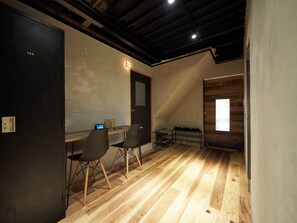Basic Shared Dormitory | Seterika/papan seterika, Wi-fi percuma, cadar katil