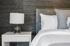 3 bedrooms, desk, iron/ironing board, travel cot