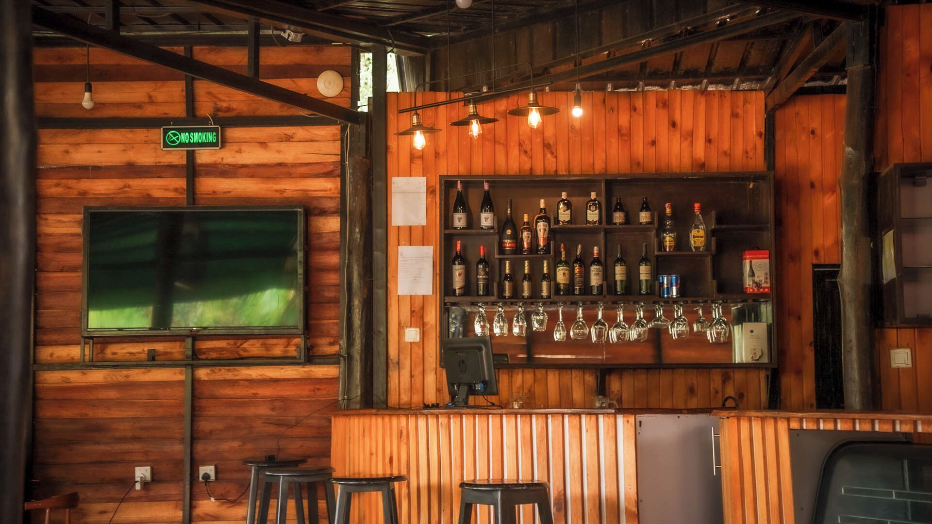 2 من البارات/الاستراحات