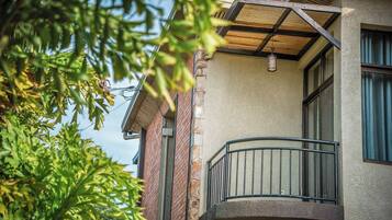 Single Room, City View | Balcony