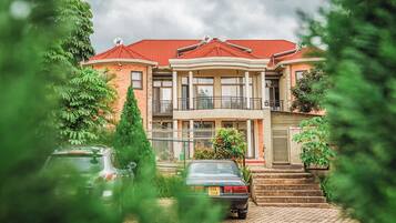 Fachada da propriedade