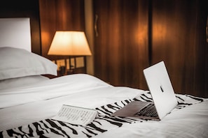 Premium bedding, pillow-top beds, desk, laptop workspace - QUALITY INN HOTEL KIGALI (Kigali)