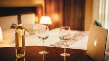 Deluxe Studio, City View | Private kitchenette | Full-size fridge, microwave, oven, stovetop