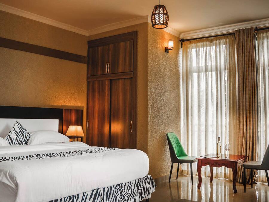 Deluxe Studio, City View | Premium bedding, pillow-top beds, desk, laptop workspace