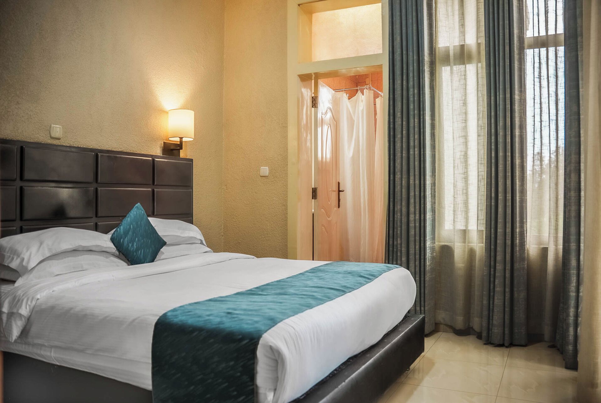 Single Room, City View | Premium bedding, pillowtop beds, desk, laptop workspace