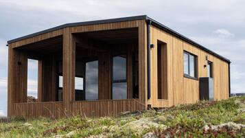 Superior Four Person Cabin with Hot Tub | Exterior