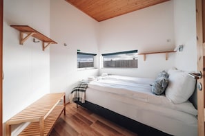 Standard Six Person Cabin | 2 quartos, Wi-Fi de cortesia, roupa de cama