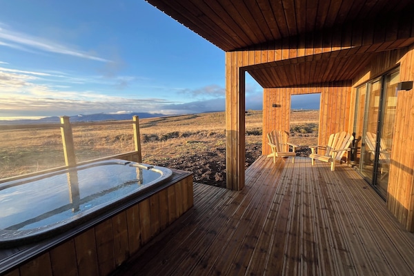 Superior Four Person Cabin | Teres/patio