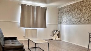 Unclassified image, 2 of 12, button - Obelisk Rise Apartment - Northampton (Northampton)