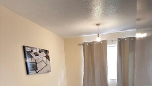 Unclassified image, 5 of 12, button - Obelisk Rise Apartment - Northampton (Northampton)