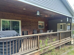 Outdoor dining - Relaxing Family Vacation Home Steps from Lake Michigan Beaches, Golf, and Fun. (Bear Lake)