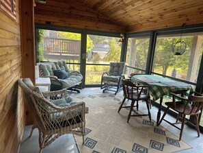 Smart TV, fireplace, DVD player, books - Relaxing Family Vacation Home Steps from Lake Michigan Beaches, Golf, and Fun. (Bear Lake)