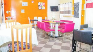 Room, 5 Bedrooms, Accessible, Smoking | Dining - Room-hotel Bariba Playa Relaxation Exper (Abomey-Calavi)
