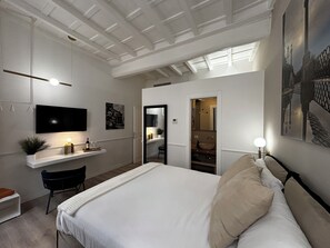 1 habitación, tabla de planchar con plancha, wifi gratis y ropa de cama 