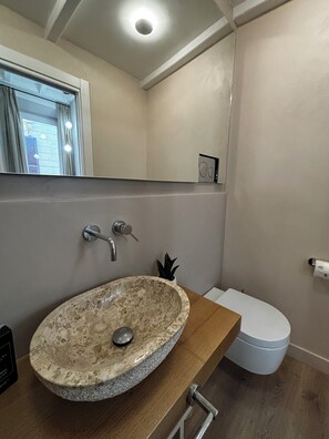 Hair dryer, towels, soap, shampoo - Suites Pantheon Rome - 2  (Roma)