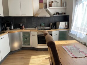 Fridge, microwave, oven, stovetop