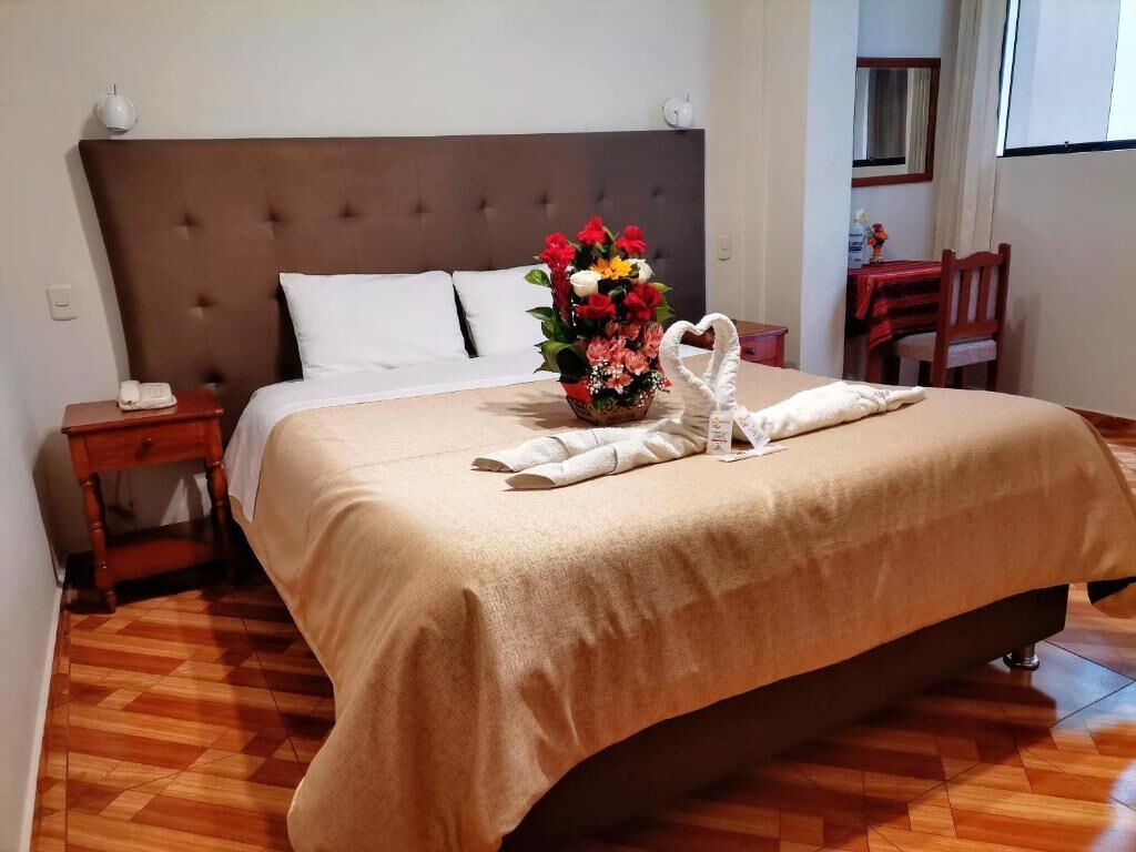 标准房 | 办公桌、笔记本电脑工作区、隔音、熨斗/熨板