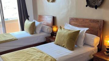 1 bedroom, bed sheets
