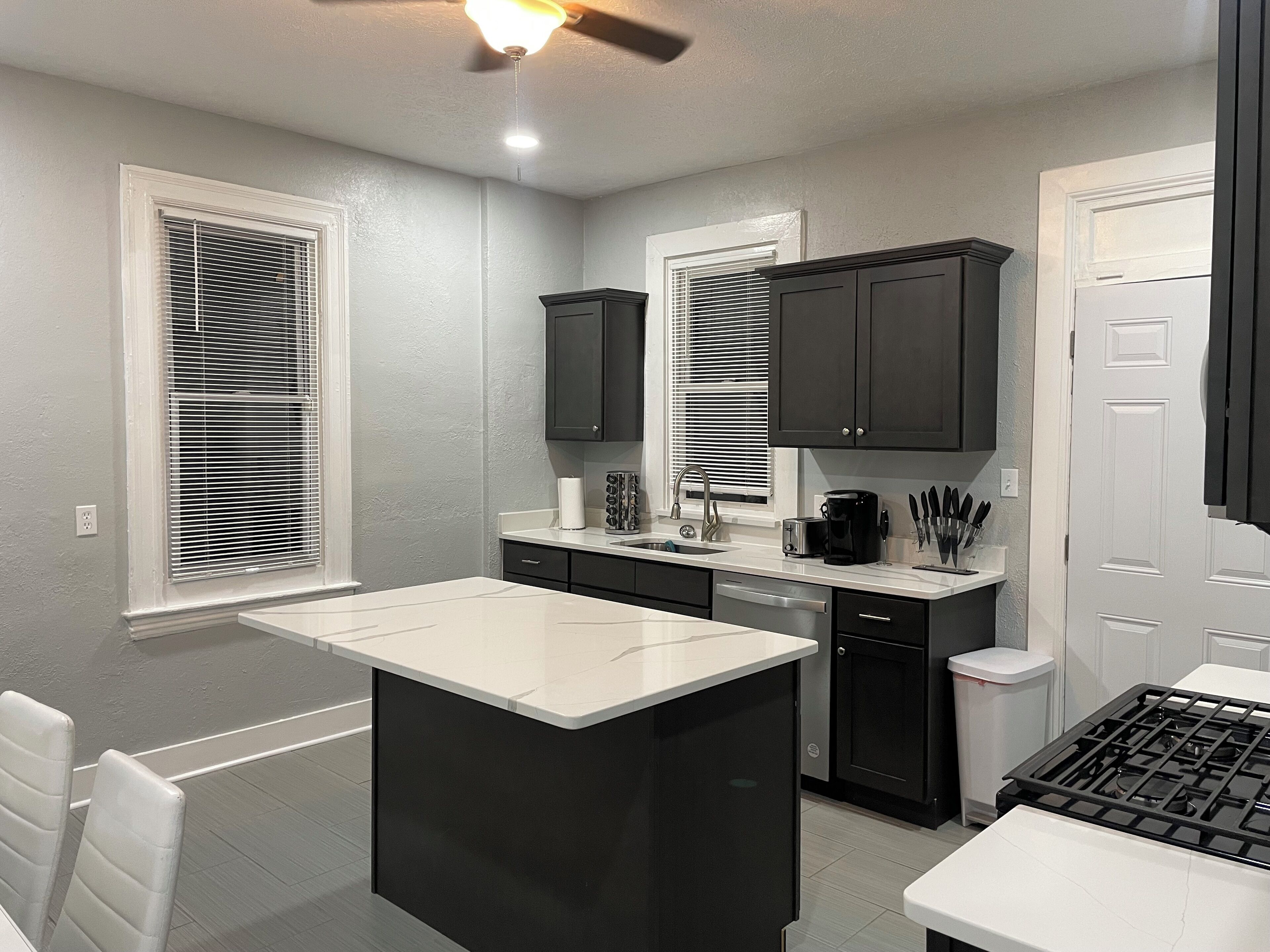 Spacious 3-bedroom apartment in scenic Mt. Washington near Grandview's city view