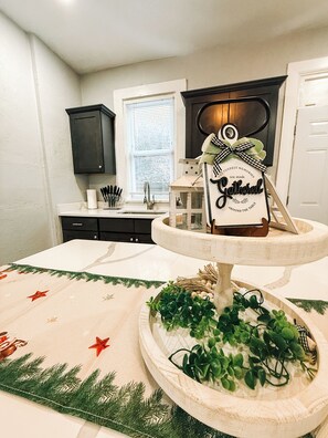 Interior - Spacious 3-bedroom house in scenic Mt. Washington near Grandview's city view (Pittsburgh)