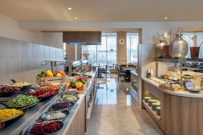 Desayuno buffet todos los días (con cargo)