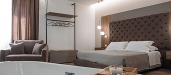 亚历山大之家酒店