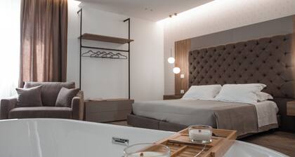 Alexander House Hotel