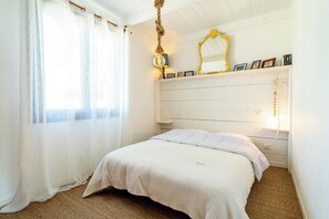 3 bedrooms, WiFi, bed sheets