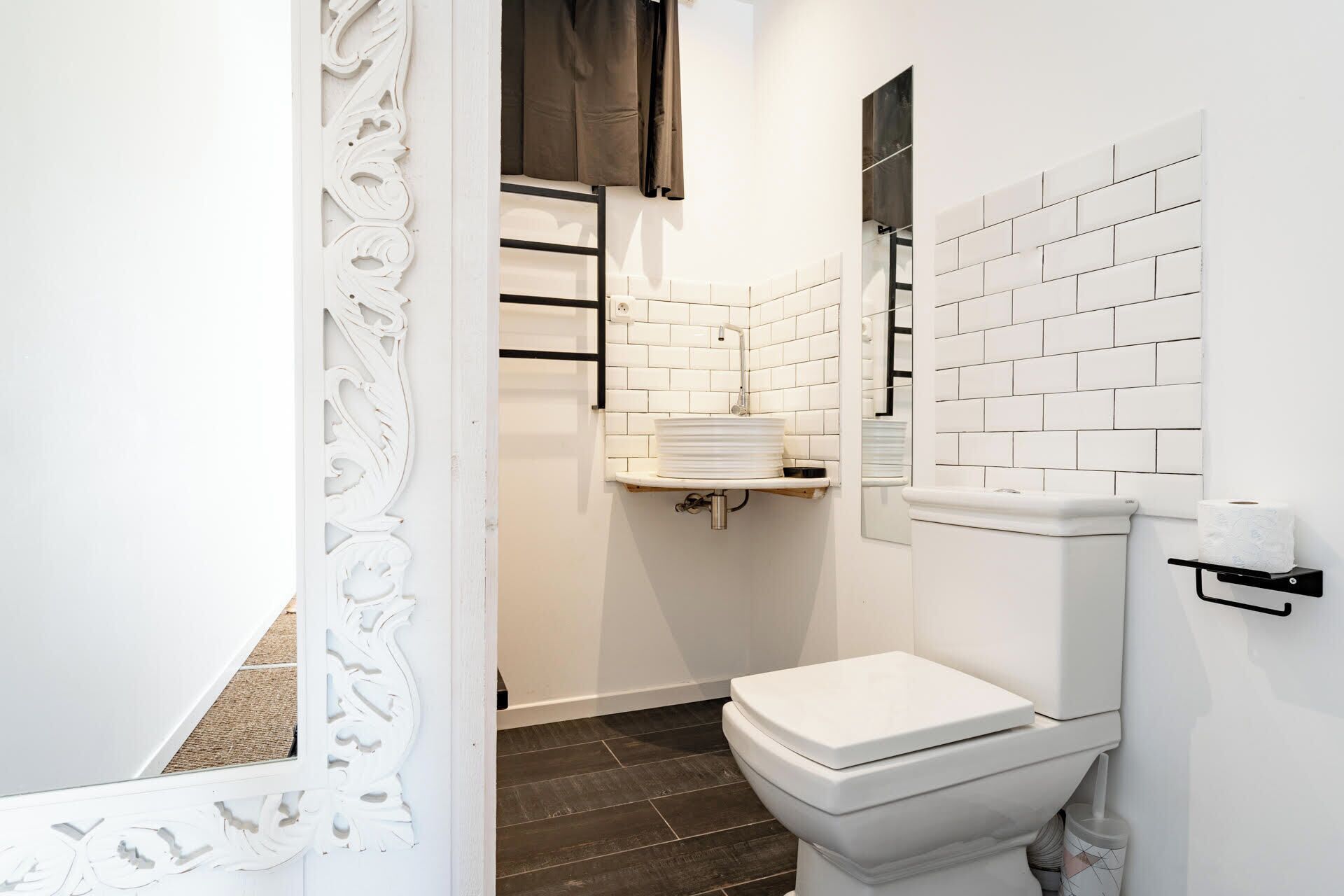 淋浴设施、吹风机、毛巾、卫生纸