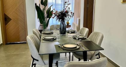 Spacious building with 9 bedrooms, WiFi, fitness room in terrific Nyabira