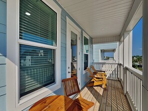 บ้านพัก, หลายเตียง, ลานระเบียง, เห็นวิวทะเลบางส่วน (Ocean Pearl Villa - No Pets Allowed) | บริเวณที่พัก