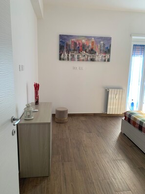 Interior - House of Léon, bright apartment Aurelio area, adjacent Metro Battistini (Roma)