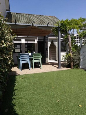 Outdoor dining - Vakantiewoning `Scheldejutter` (Zoutelande)