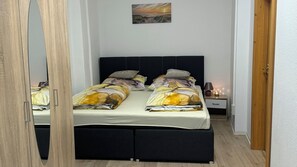 1 bedroom, iron/ironing board, WiFi, bed sheets - Gemütliche Ferienwohnung Familienfreundlich! Mit 1 Kinderbetten (Meißen)