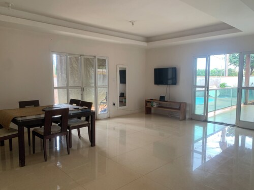 Spacious 3-bedroom house in lovely Jardim Botanico with WiFi, AC