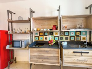 Utensilios de cocina y comedor 