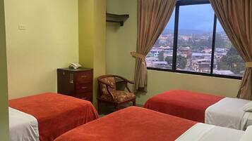 Basic Quadruple Room | Desk, free WiFi