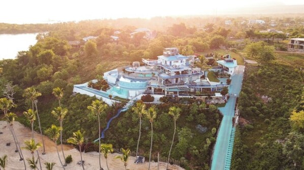 Exterior - 9 new apt in beautiful oceanfront Villa.
(Las Galeras)