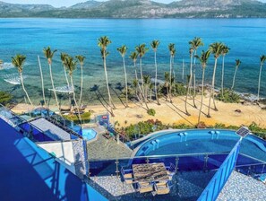 Pool - 9 new apt in beautiful oceanfront Villa.
(Las Galeras)